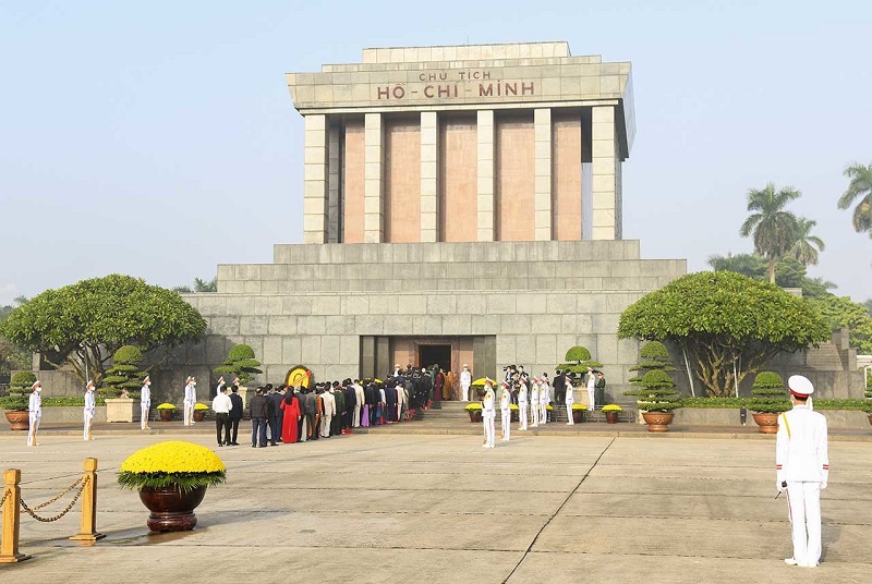 Khu vực bên ngoài Lăng