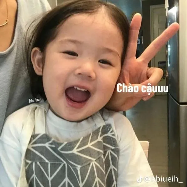 meme em bé chào cậu 