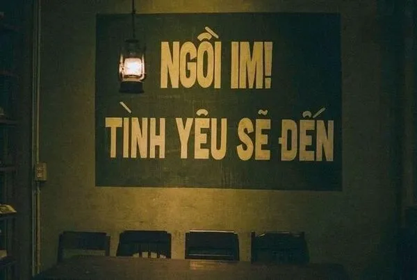 meme tình yêu ngồi im tình yêu sẽ đến 