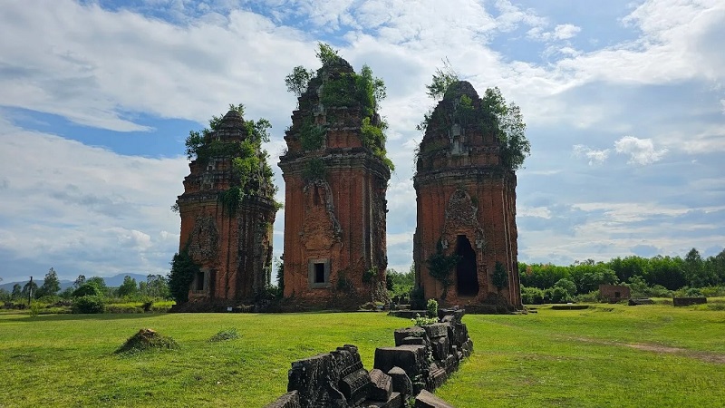 Tháp Chăm Dương Long