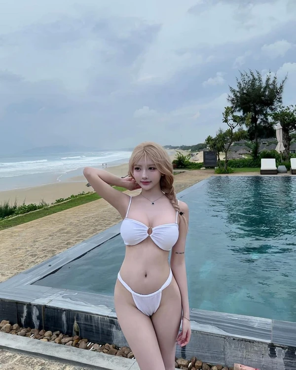 hinh-anh-gai-xinh-mac-bikini (1)