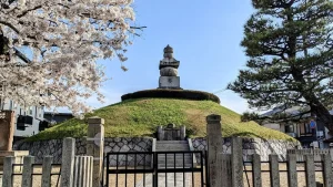 Gò Mimizuka: Di tích đau thương của chiến tranh Nhật - Triều