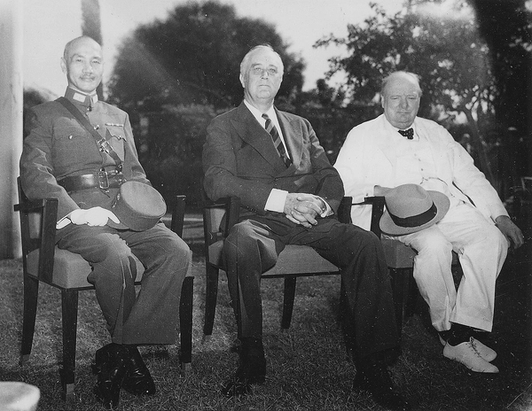 Tưởng Giới Thạch cùng Roosevelt và Churchill
