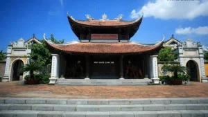 Chính điện đền thờ vua Quang Trung