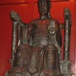 Tượng vua Lý Thánh Tông