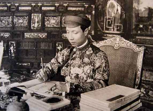Vua Khải Định