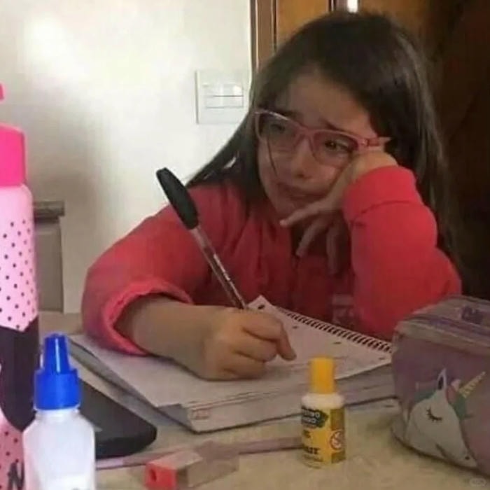 meme học bài mệt mỏi