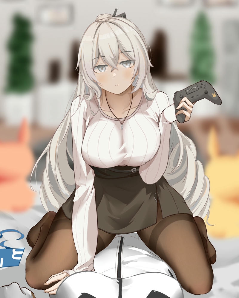 anime gái to tròn action pose