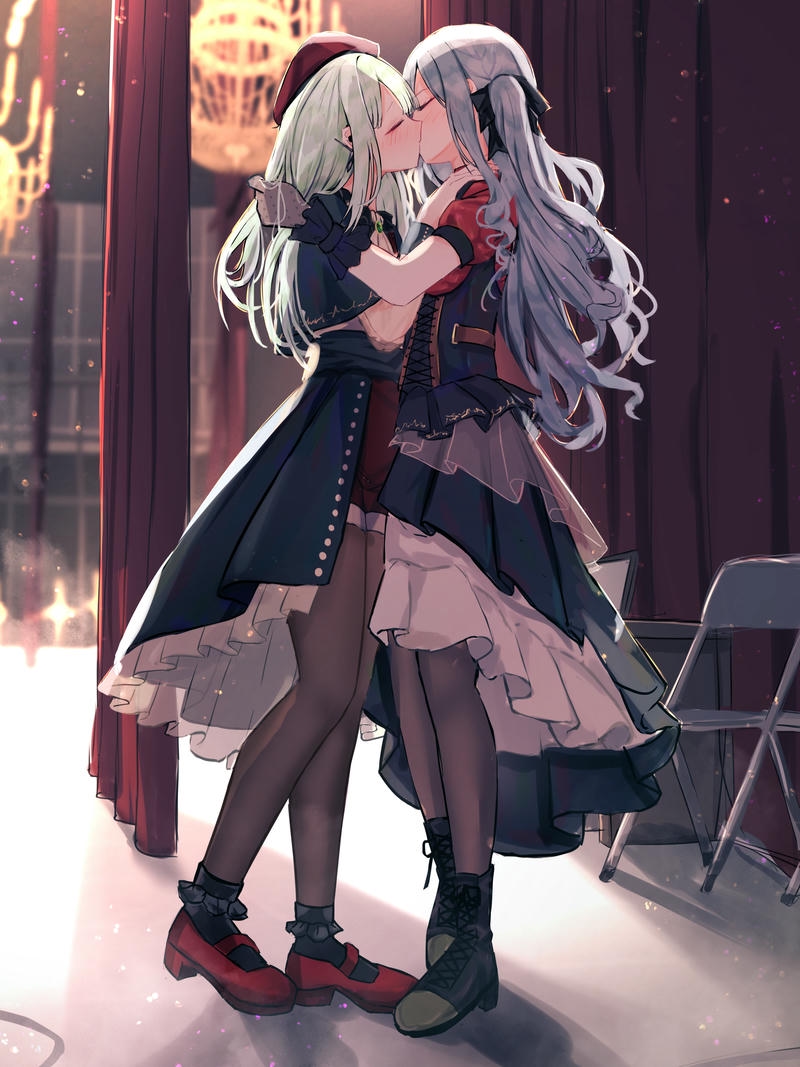 anime hôn nhau ngoài biển