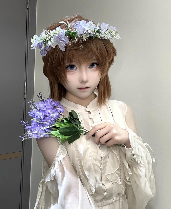 coser tạo dáng dễ thương