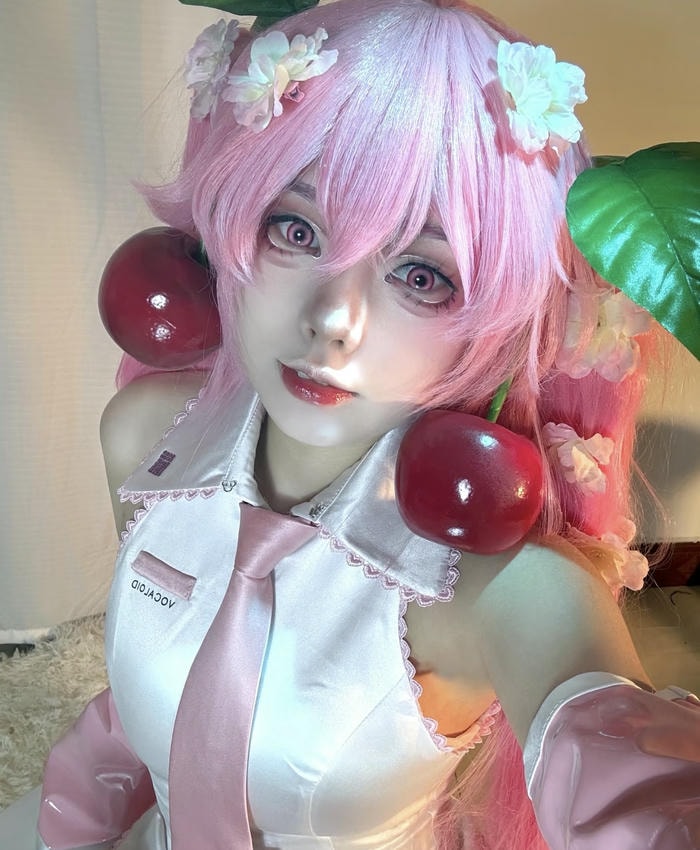 gái cosplay dịu dàng