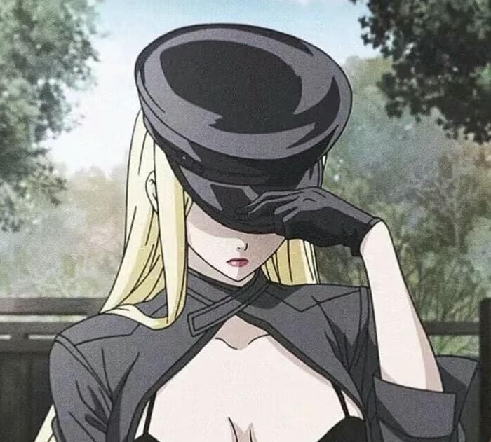 tư thế chiến ngầu