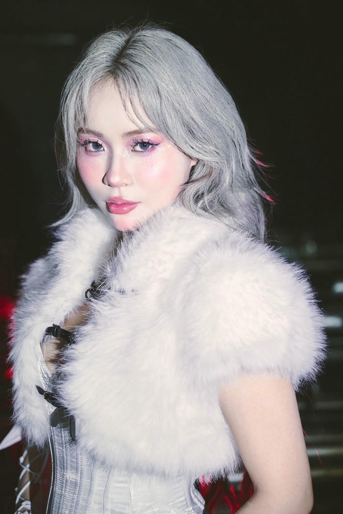 Ảnh Misthy nữ tính thời trang trẻ trung nổi bật