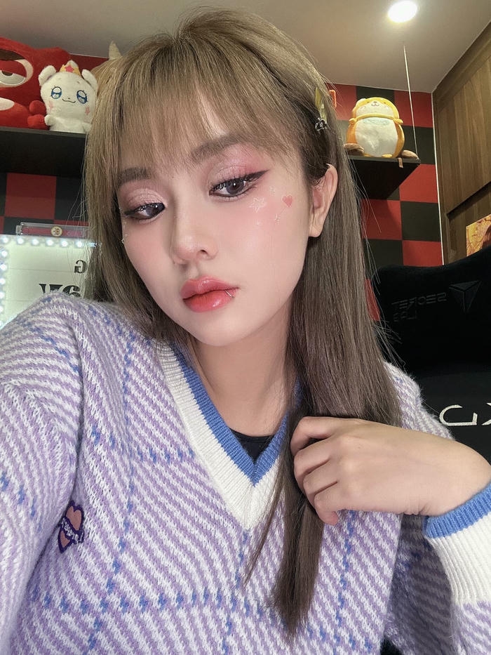 Ảnh Misthy sexy thời trang hiện đại cá tính