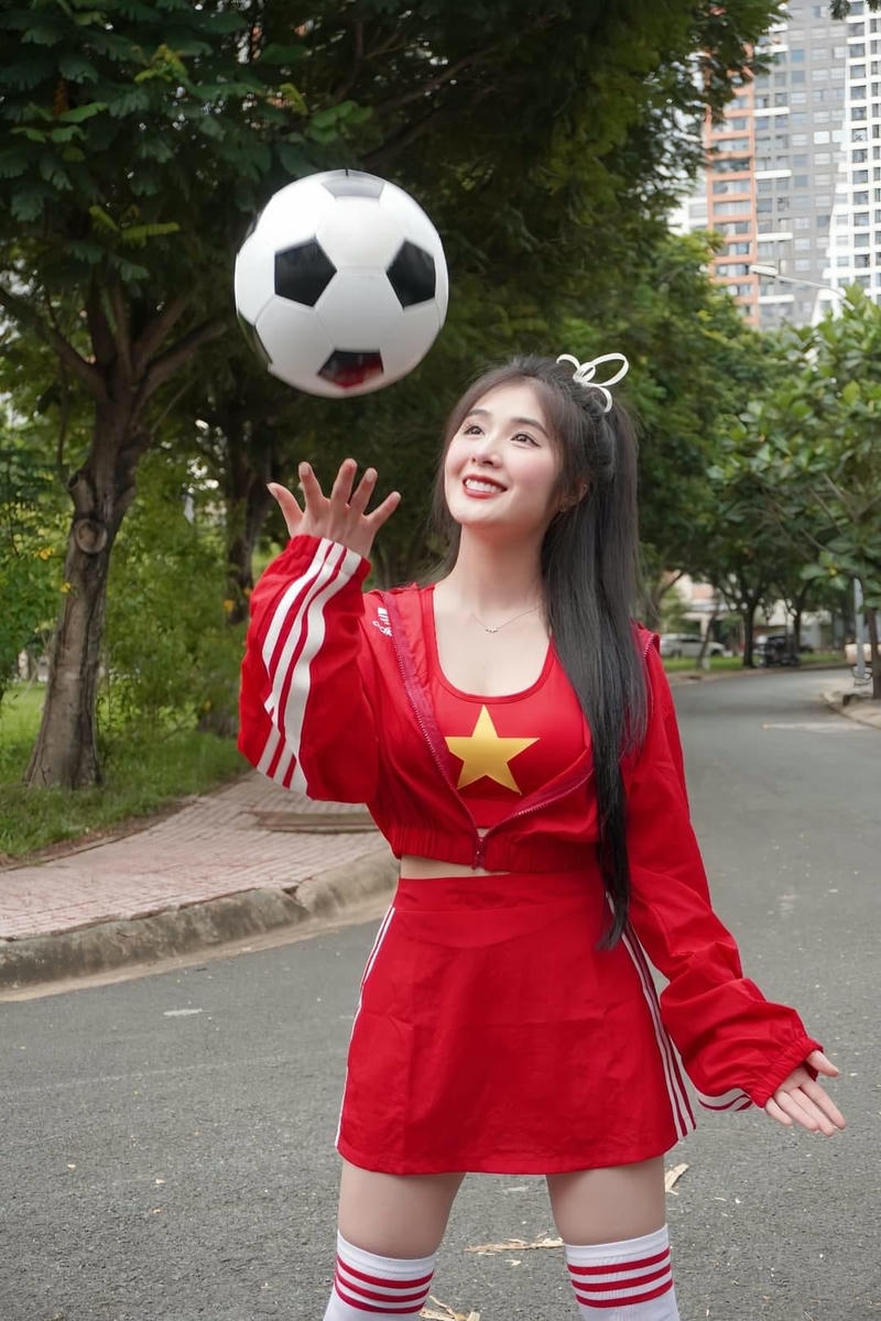 Ảnh Quỳnh Alee bikini sexy ánh sáng đẹp tự nhiên