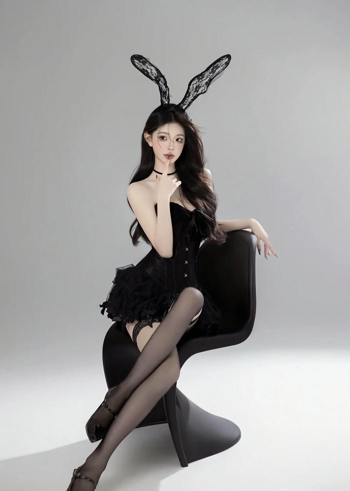 Ảnh cosplay thỏ thần thái tự tin