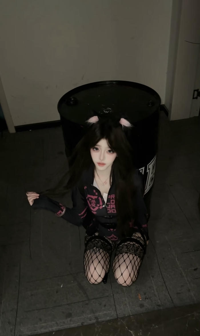 Ảnh gái đẹp cosplay mèo đôi tai mềm