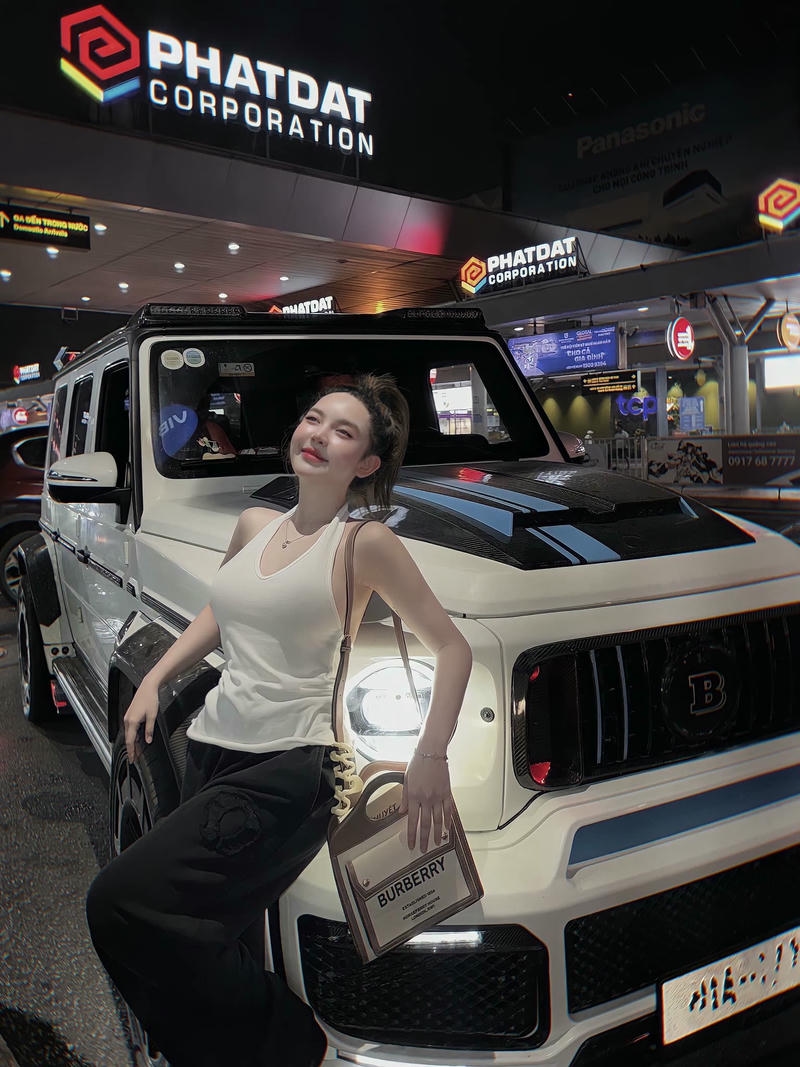 Ánh sáng nhẹ ảnh trần huyền châu tự nhiên