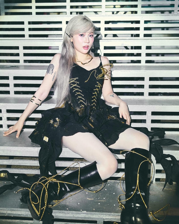 Ảnh sexy Misthy thời trang hiện đại cuốn hút