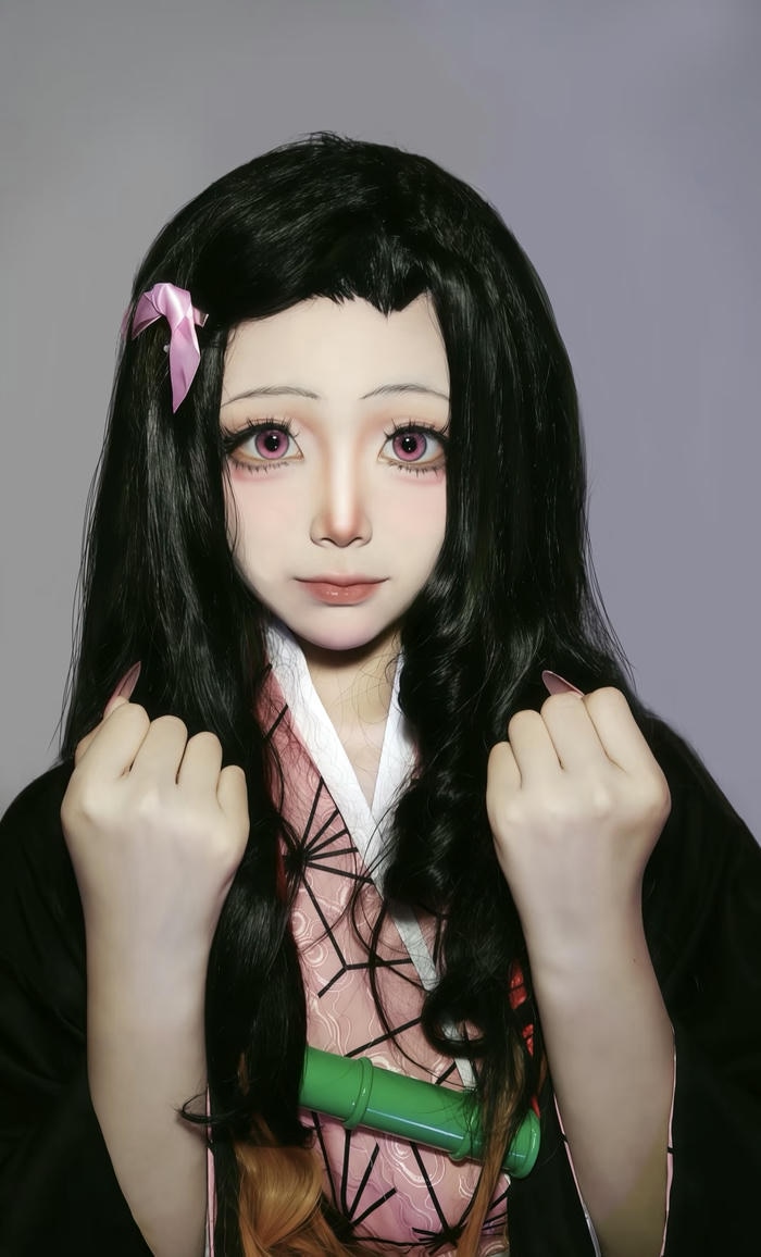 Anime cosplay Nezuko quyến rũ mạnh mẽ hút