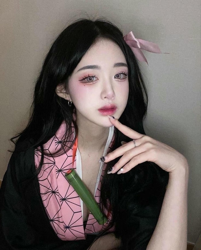 Cosplay Nezuko sexy táo bạo ánh mắt