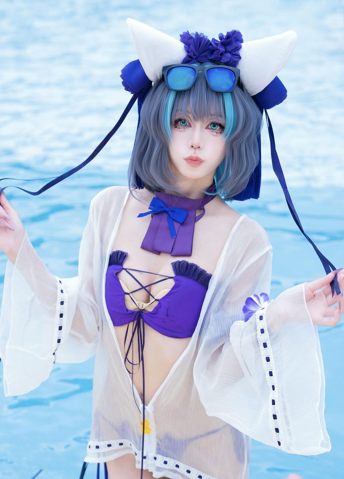 Gái xinh cosplay bikini nổi bật nhẹ nhàng