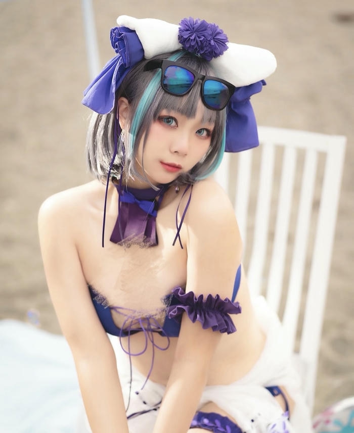 Gái xinh cosplay mặc bikini nổi tiếng