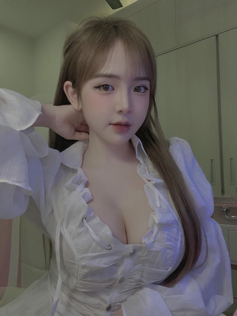 Góc chụp đẹp ảnh trần huyền châu tự nhiên