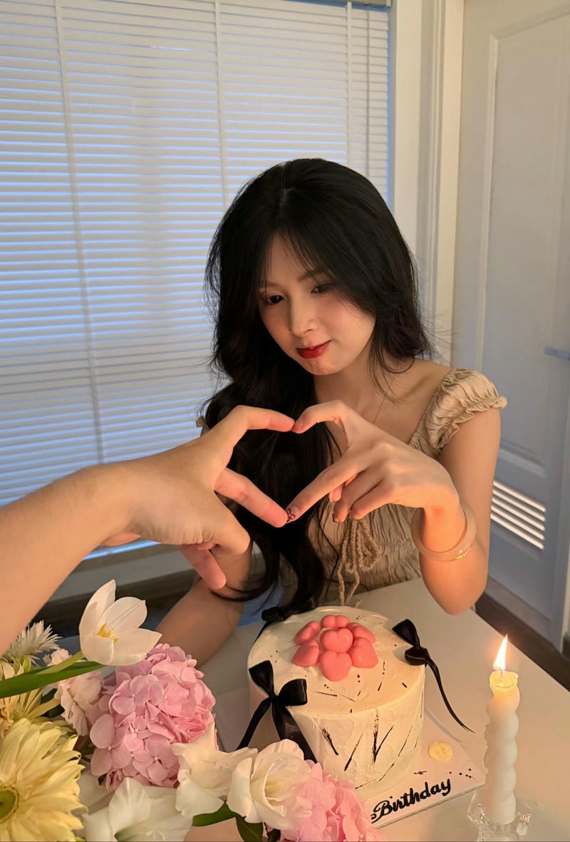 Hình Quỳnh Alee bikini sexy màu sắc chân thực