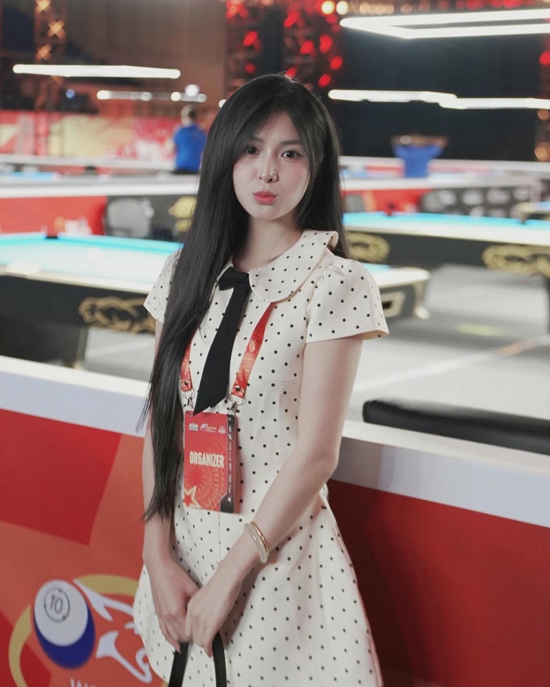 Hình Quỳnh Alee bikini sexy tạo hình trẻ trung