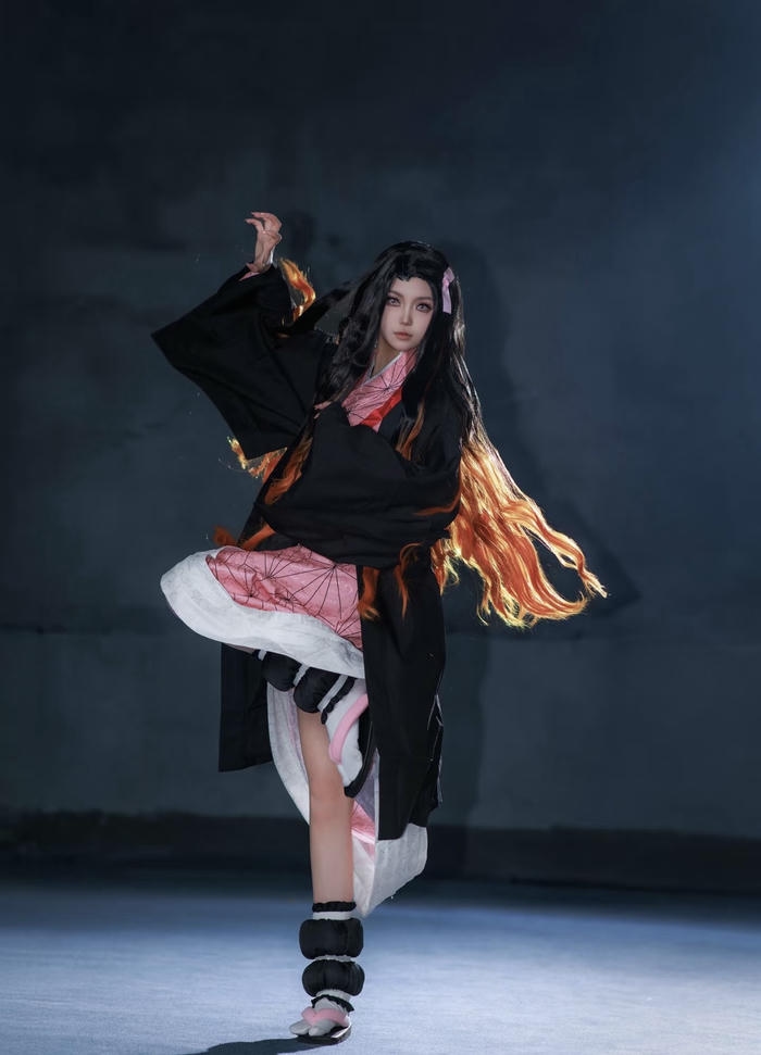 Hình cosplay Nezuko gợi cảm hút ánh nhìn