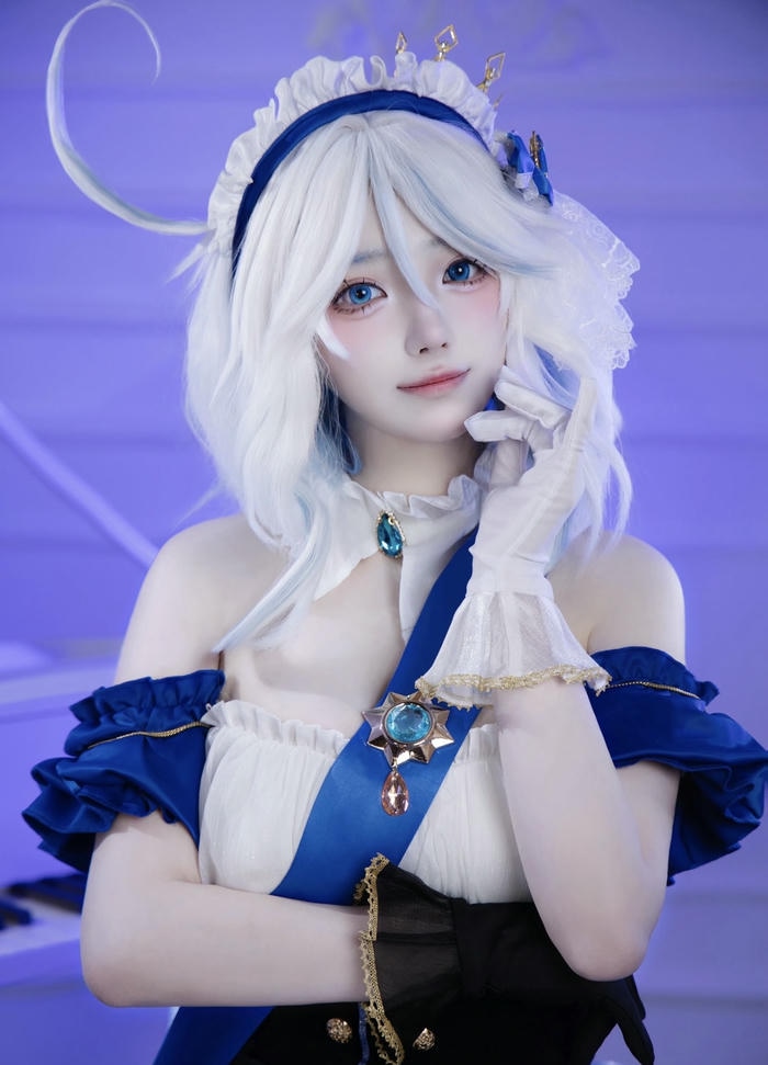 Hình cosplay anime nữ biểu cảm tự nhiên
