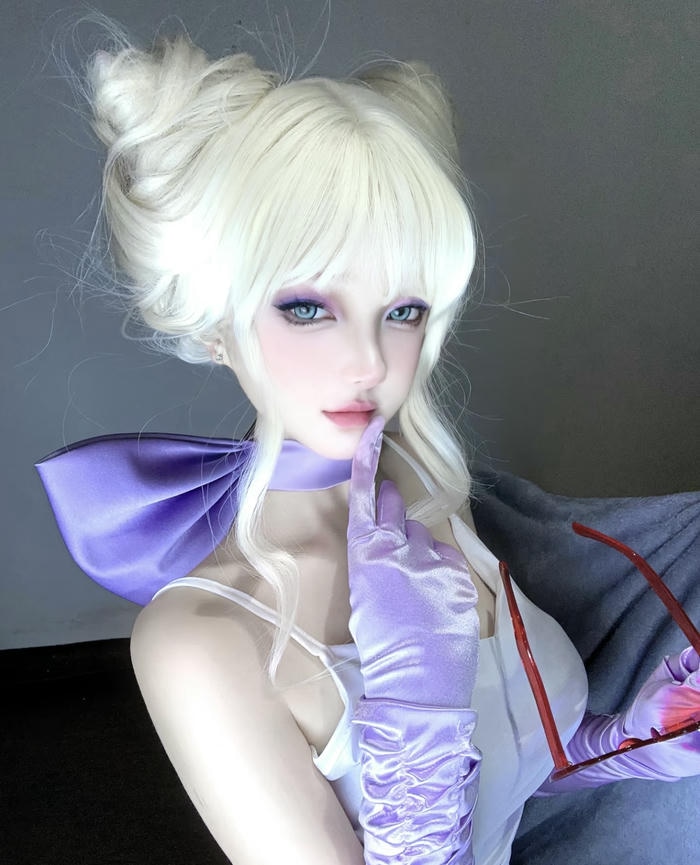 Hình cosplay mèo đôi mắt long lanh