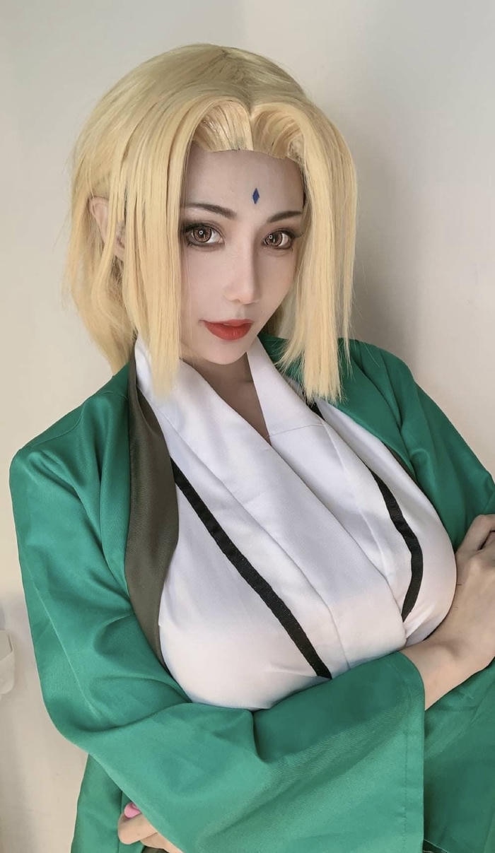 Hình mẫu cosplay Tsunade thần thái nổi bật
