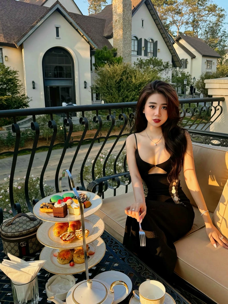 Lê Kim Loan quyến rũ ảnh bikini phong cách biển