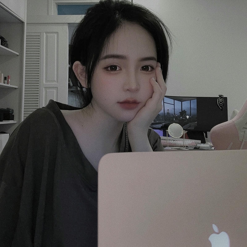 Nét đẹp riêng ảnh trần huyền châu đời thường