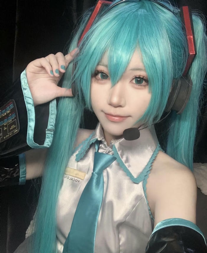 Nhân vật cosplay anime nữ tóc xanh cực hot