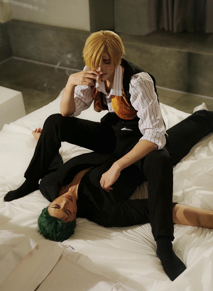 Nhân vật cosplay đam tạo dáng lạ