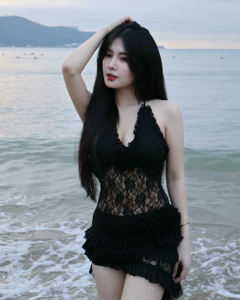 Quỳnh Alee bikini sexy góc chụp nghệ thuật