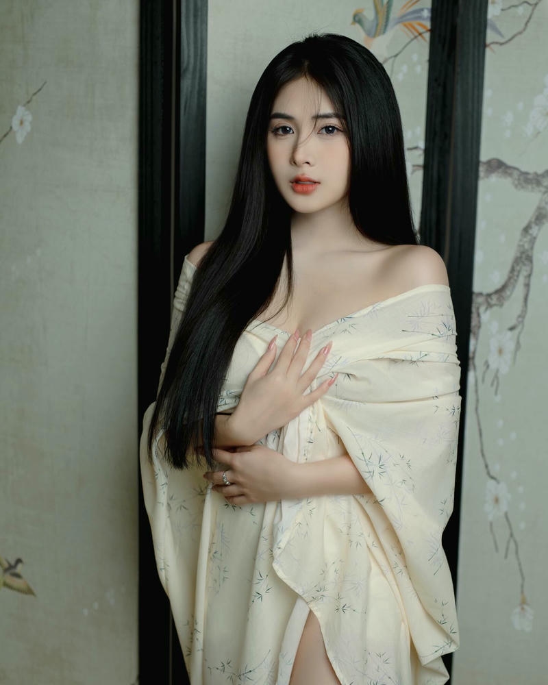 Quỳnh Alee bikini sexy phong cách cá tính