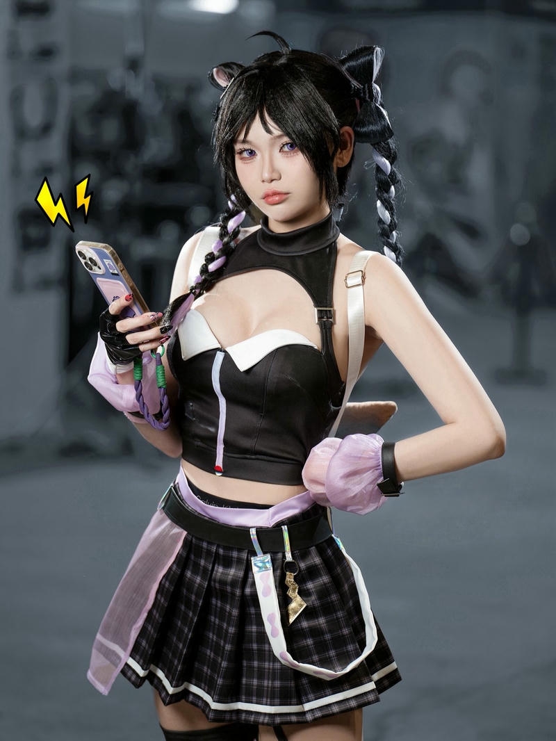 Zinie Quỳnh cosplay ảnh bố cục hài hòa