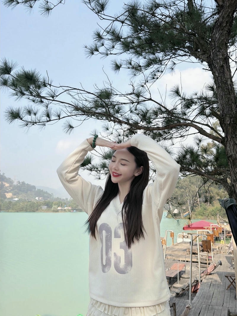 ảnh quỳnh kool phong cách trẻ trung hiện đại