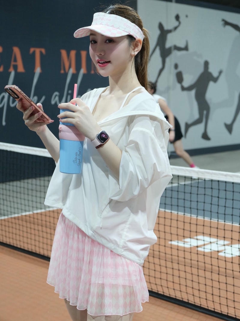 ảnh quỳnh kool sexy concept đơn giản