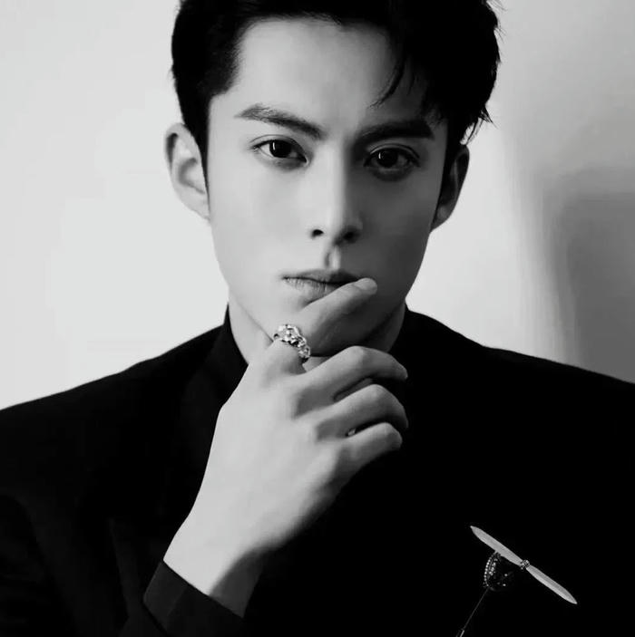 avatar đen trắng phong cách nghệ thuật