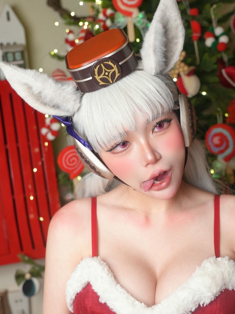 cosplay Zinie Quỳnh ảnh tạo dáng chuyên nghiệp