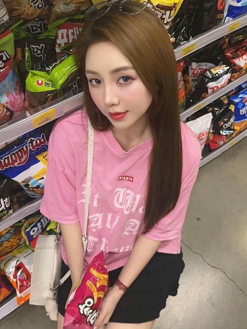 hình quỳnh kool sexy màu sắc tự nhiên