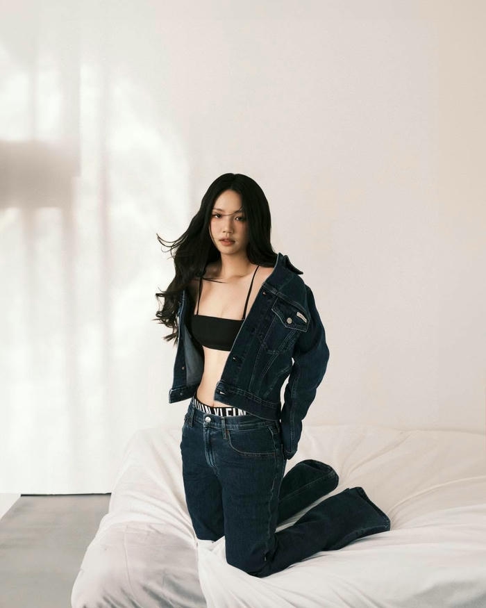 Amee sexy mái tóc xoăn dài