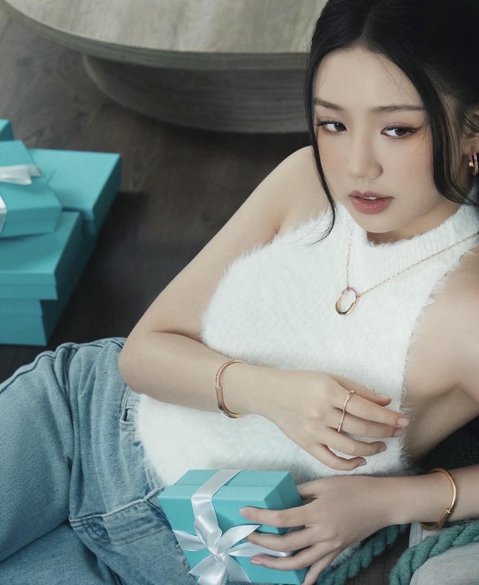 Ảnh Amee sexy phong thái thanh thoát