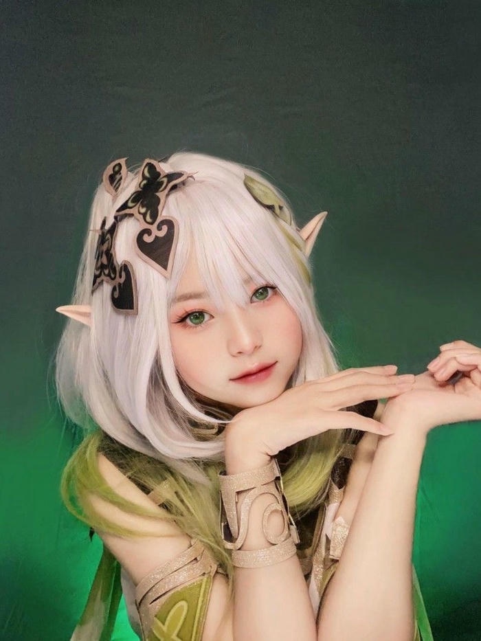Ảnh Nahida cosplay ánh sáng nhẹ nhàng