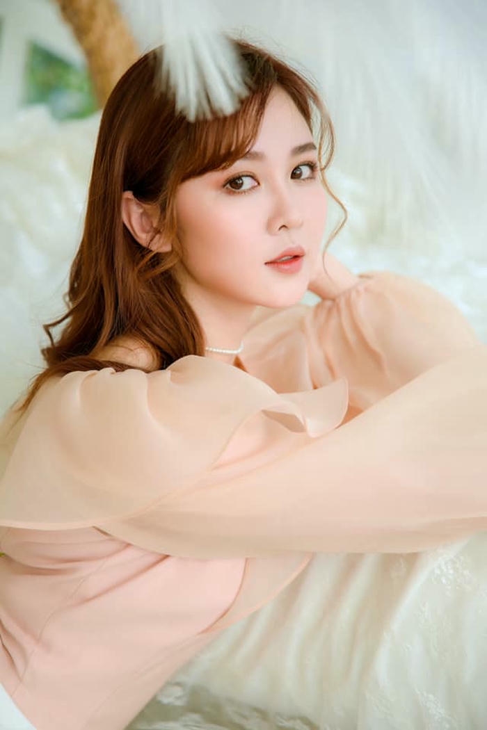 Ảnh Ribi Sachi sexy ánh nhìn cuốn hút tự nhiên